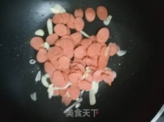 黄瓜炒香肠的做法步骤：5