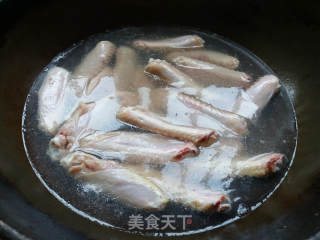 香辣卤鸭翅的做法步骤：2