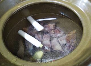 莴笋胡萝卜腊排骨汤的做法步骤：10