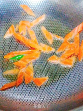下饭菜青椒杏鲍菇胡萝卜小炒的做法步骤：3