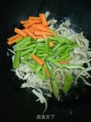 下饭菜_面筋炒青椒的做法步骤：5