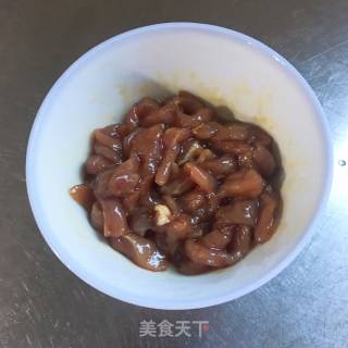 白菜炒肉丝的做法步骤：2