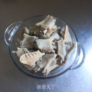 红烧鸭翅的做法步骤：1