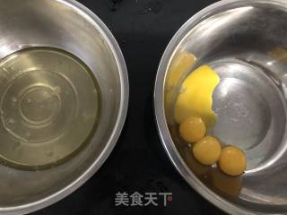 巧克力奶油蛋糕卷的做法步骤：1