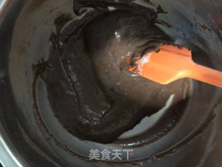 巧克力奶油蛋糕卷的做法步骤：4