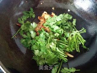香菜炒面筋的做法步骤：7