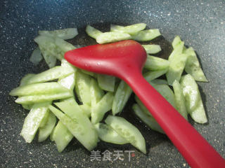 咸鸭蛋青瓜煮米粉的做法步骤：4