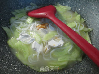 咸鸭蛋青瓜煮米粉的做法步骤：9