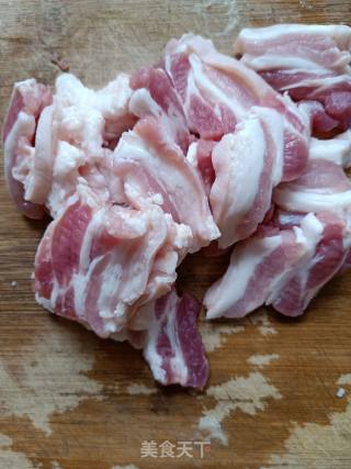 青蒜香干炒肉片的做法步骤：1
