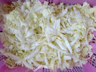 白菜炒肉片的做法步骤：1