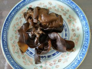 鱼香肉丝的做法步骤：2