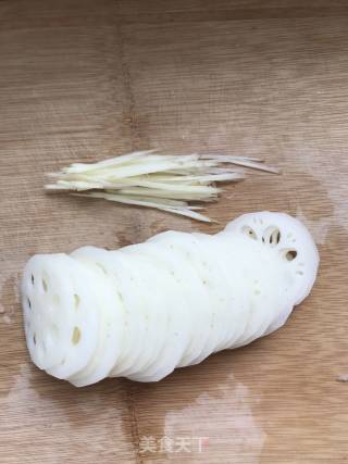 糖醋藕片的做法步骤：2