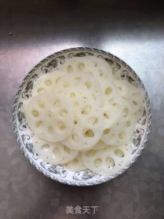 糖醋藕片的做法步骤：3