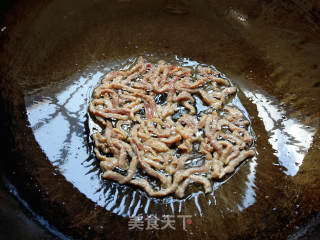 香菇酱鸡蛋肉丝炒面的做法步骤：6