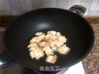 三色回锅肉的做法步骤：6