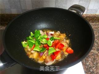 三色回锅肉的做法步骤：9