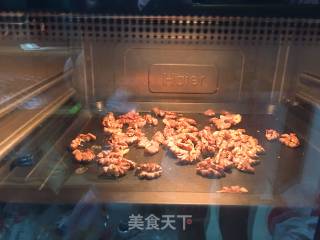 烤核桃仁的做法步骤：3