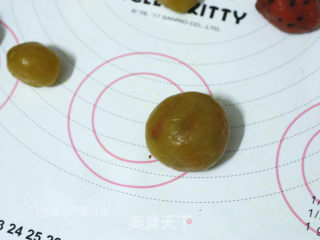 西瓜桃山皮月饼的做法步骤：6