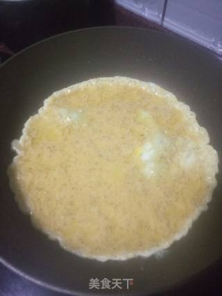 小虾皮煎蛋的做法步骤：2