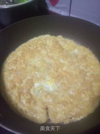 小虾皮煎蛋的做法步骤：3