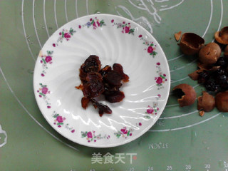洛神桂圆银耳羹的做法步骤：4