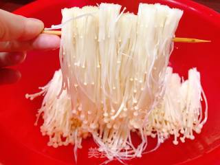 烤金针菇的做法步骤：2