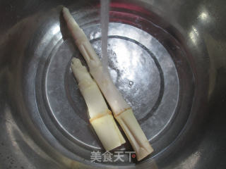 鸭蛋青菜鞭笋汤的做法步骤：3