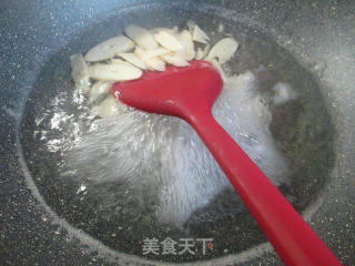 鸭蛋青菜鞭笋汤的做法步骤：5