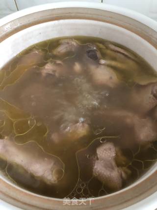 板栗炖鸡汤的做法步骤：3