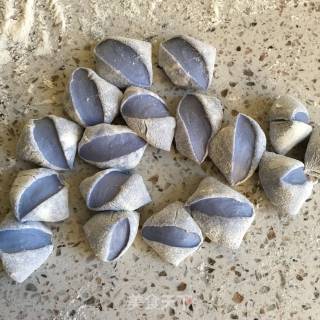 蝶豆花色荠菜饺子的做法步骤：4