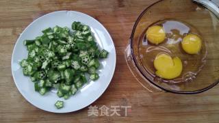 秋葵炒鸡蛋的做法步骤：2