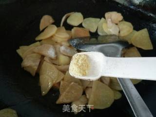 土豆片炒面筋的做法步骤：9