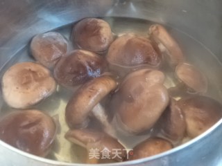 香菇西兰花的做法步骤：3