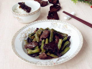 榛蘑烧豆角的做法步骤：10