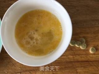 #下饭菜#丝瓜炒鸡蛋的做法步骤：2