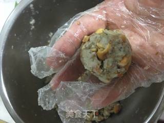 五仁月饼的做法步骤：7