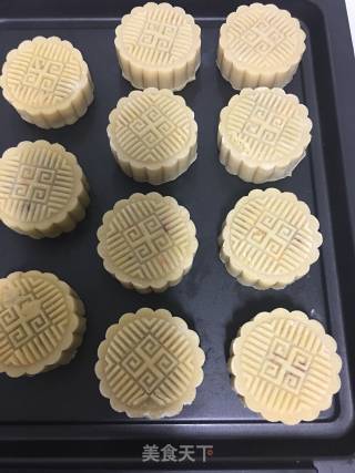 五仁月饼的做法步骤：11