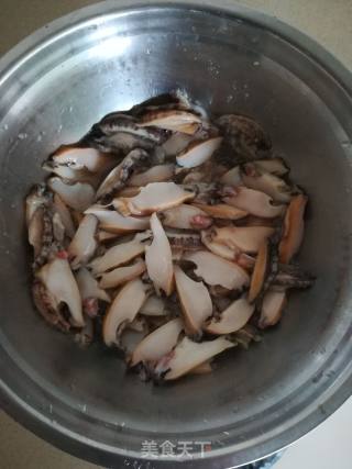 上汤鲍鱼的做法步骤：1