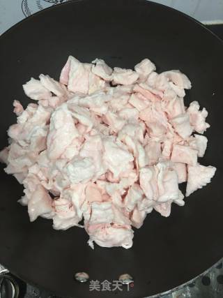 轻松熬出又白又滑的猪油的做法步骤：2