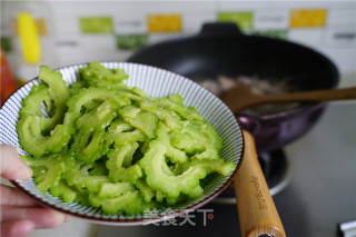牛肉洋葱炒苦瓜的做法步骤：6