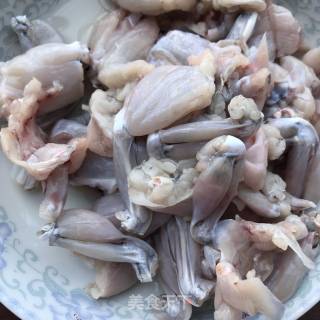 炒田鸡的做法步骤：1