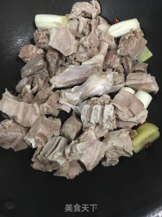红焖羊肉的做法步骤：3