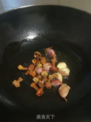 姬松茸鸡脚的做法步骤：2