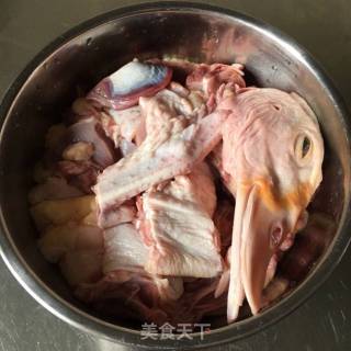红烧鸭的做法步骤：1