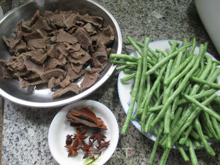 带豆烧牛肉的做法步骤：1