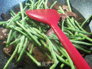 带豆烧牛肉的做法步骤：6