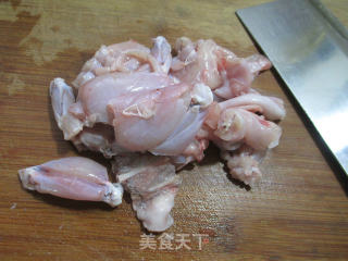 灯椒炒牛蛙的做法步骤：2