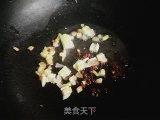 下饭菜:小米椒炒香菇丁的做法步骤：4