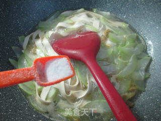 榨菜丝夜开花刀削面的做法步骤：7