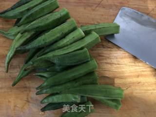 拌秋葵的做法步骤：1